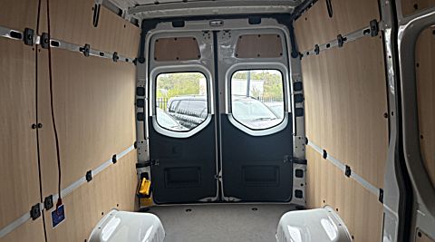 Mercedes-Benz Sprinter 517CDI MWB