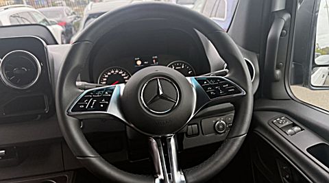 Mercedes-Benz Sprinter 517CDI MWB